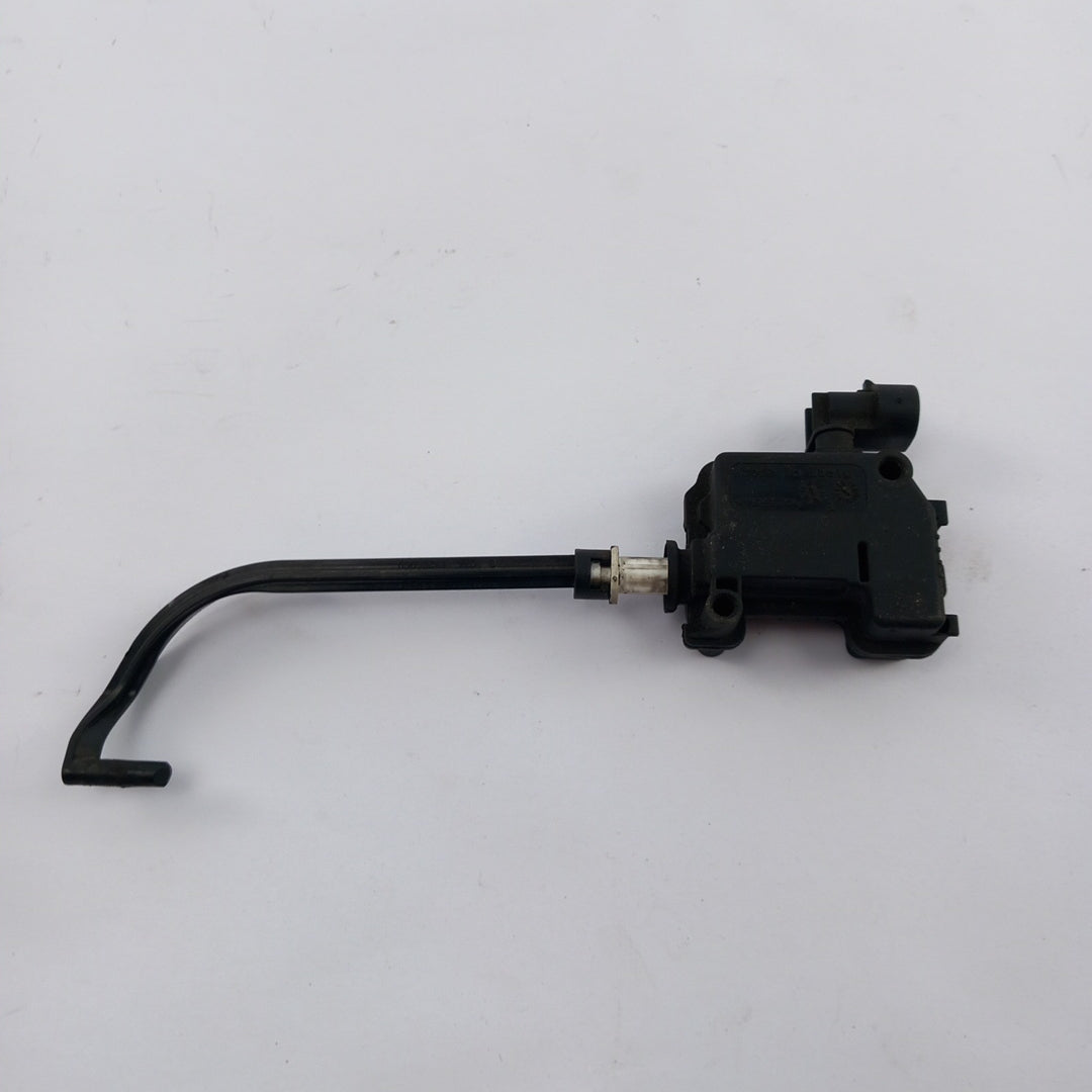 Мотор залючване капак гърловина резервоар Opel Meriva B  1,7 CDTI