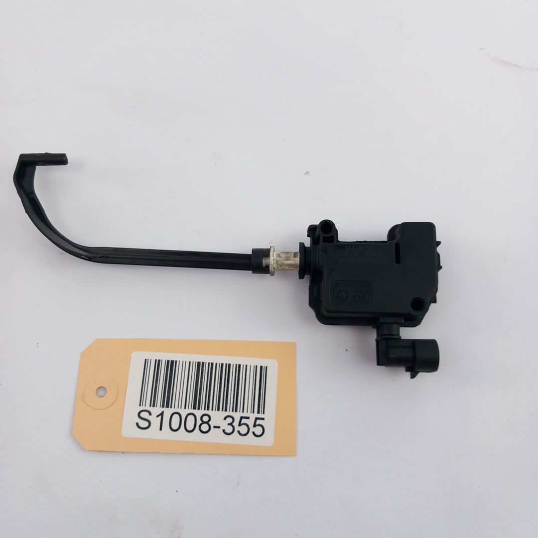 Мотор залючване капак гърловина резервоар Opel Meriva B  1,7 CDTI