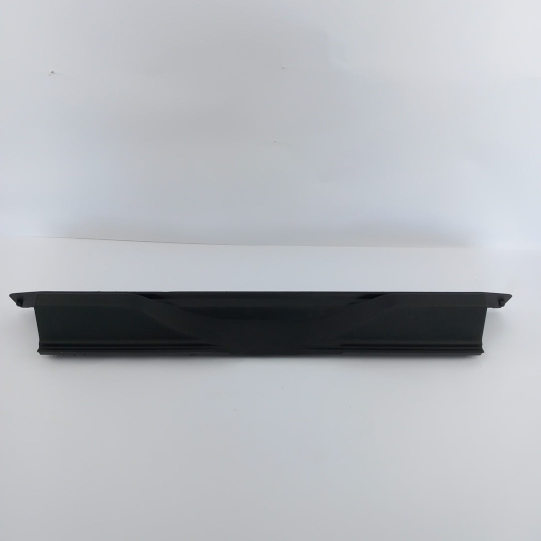 Пластмаса предна част на багажника черна Opel Meriva B