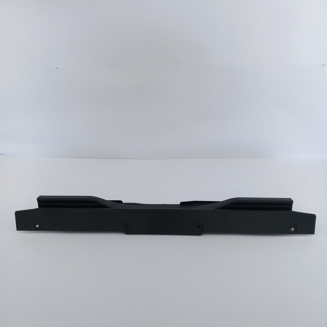 Пластмаса предна част на багажника черна Opel Meriva B