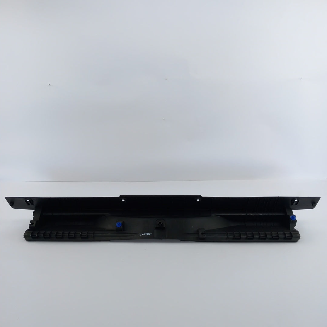 Пластмаса предна част на багажника черна Opel Meriva B