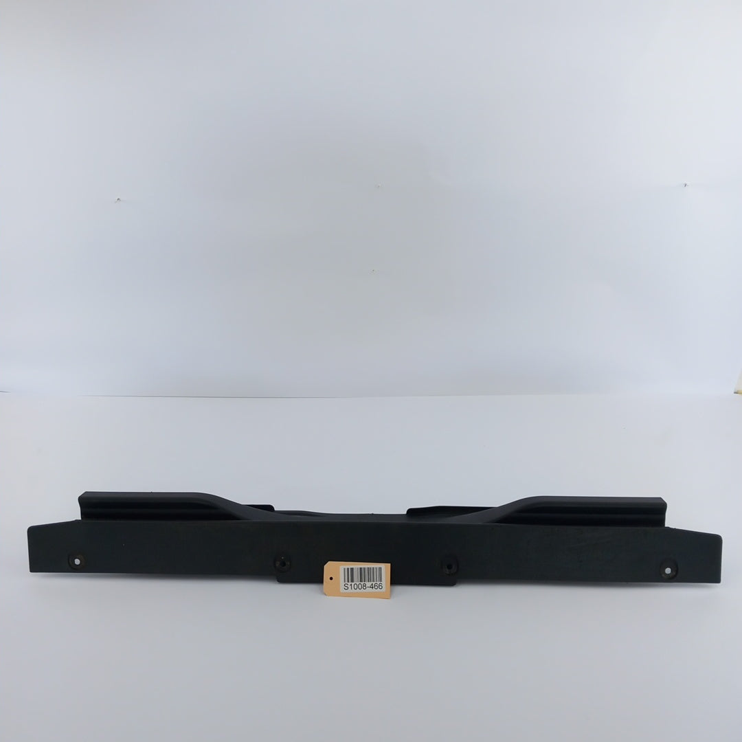 Пластмаса предна част на багажника черна Opel Meriva B