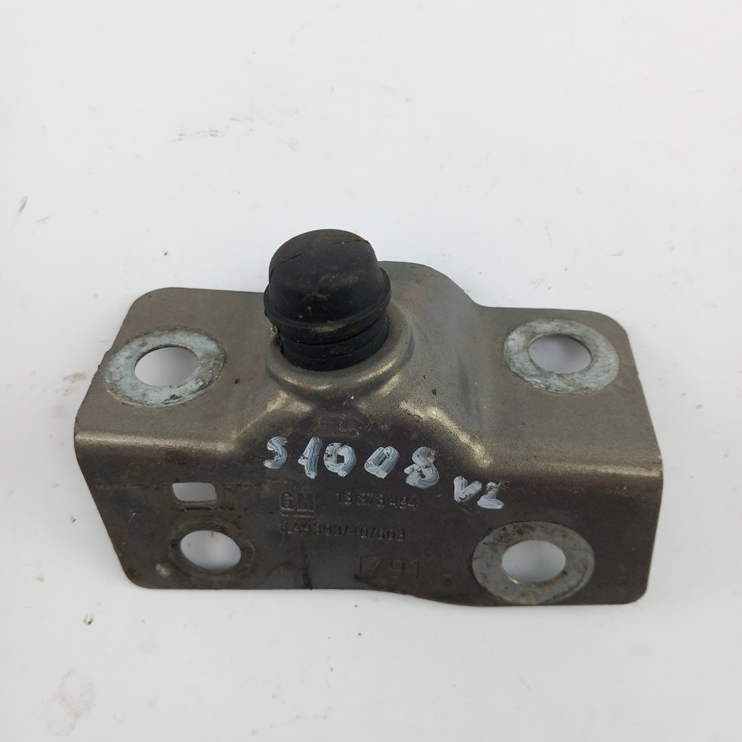 Планка стопер преден капак лява страна Opel Meriva B