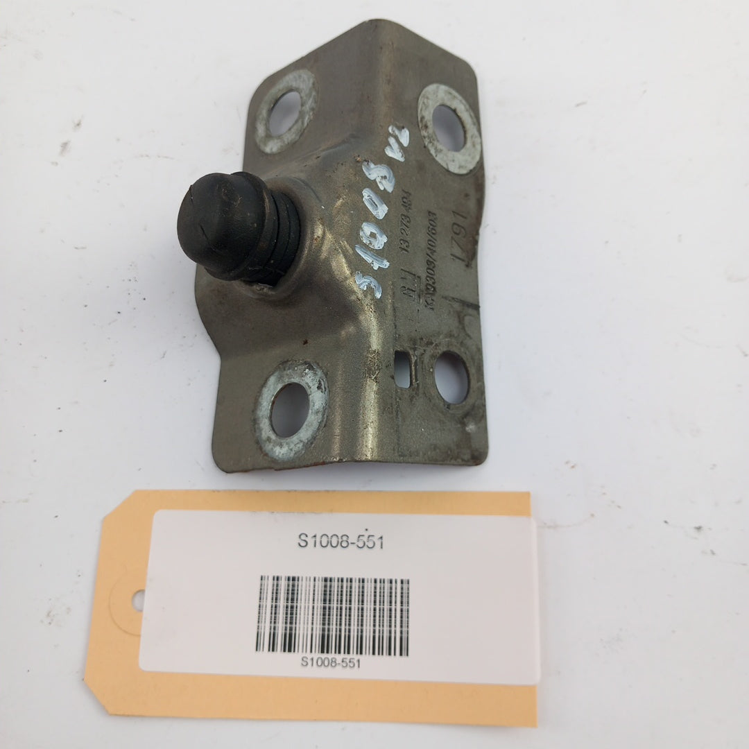 Планка стопер преден капак лява страна Opel Meriva B