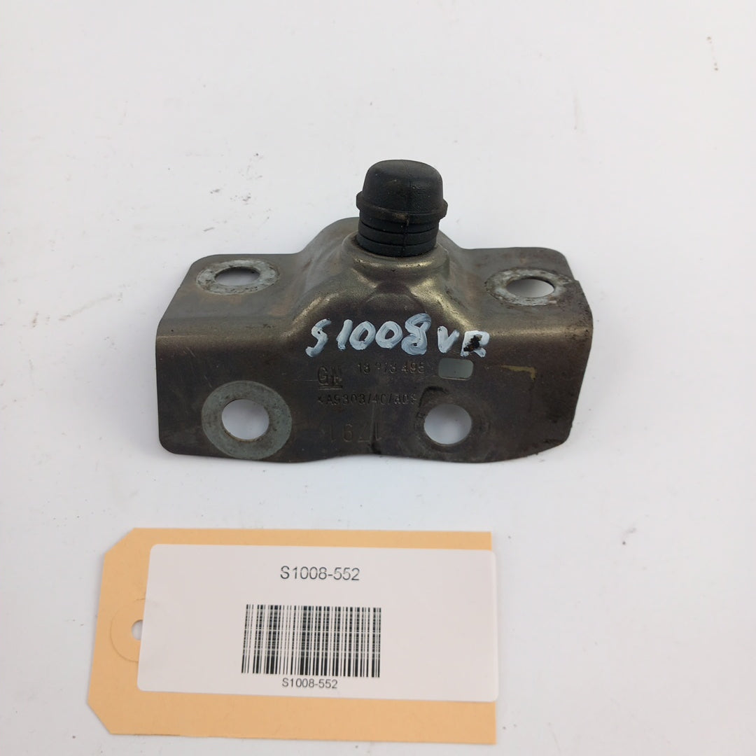 Планка стопер преден капак дясна страна Opel Meriva B