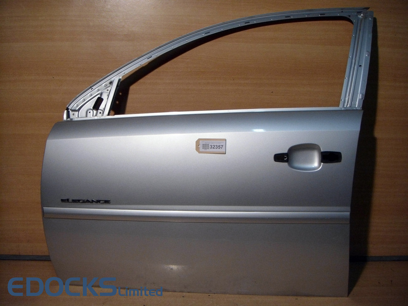 Предна лява шофьорска врата Z157 2AU Star Silver III Silver Vectra C Signum Opel