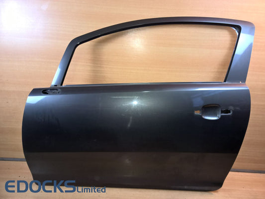 Предна лява врата шофьорска врата Z177 сив Carbon Grey Corsa D 2/3 врати Opel