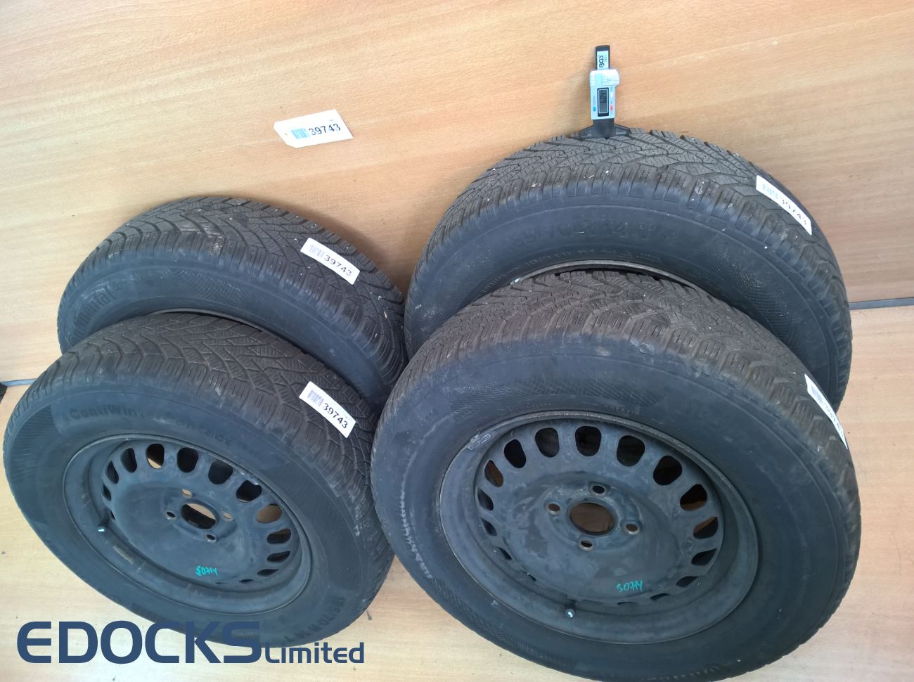 Комплект 4х зимни гуми 14" цола 185/70 R14 88T стоманени джанти ET39 Adam Corsa D Opel