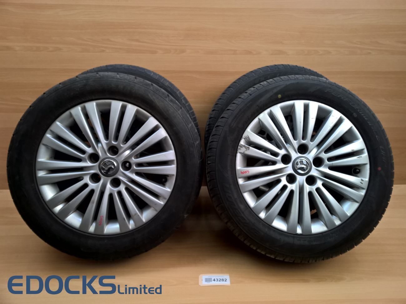 Комплект 16" 4х оригинални алуминиеви джанти 5x110 ET37 205/55 R16 Astra H Meriva B Zafira B Opel