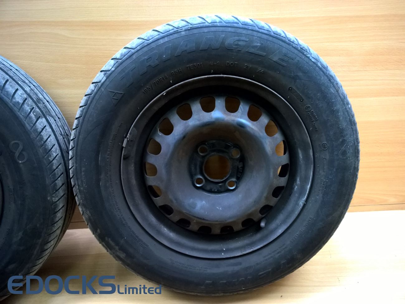 Комплект 4x 14 цола стоманени джанти джанти 5,5J ET39 гуми 185/70 R14 88H/T Opel